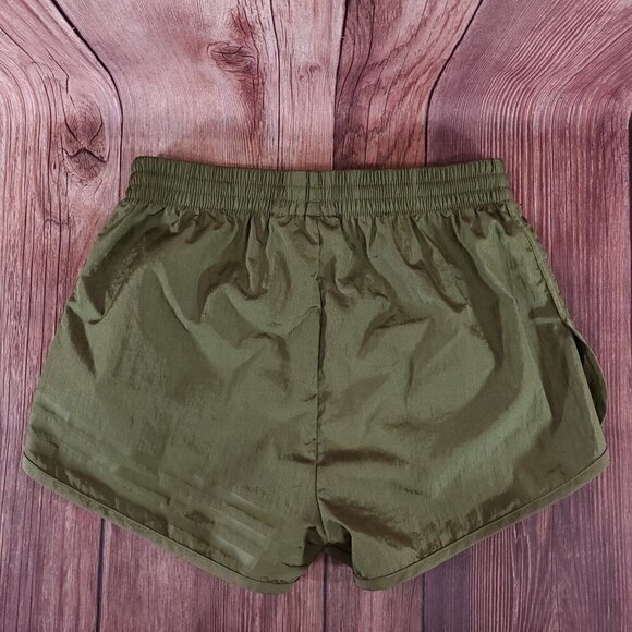 NWT Adidas Ivy Park Peloton Womens Size Meidum Green Wind Short Nylon HG0593 - Picture 2 of 16